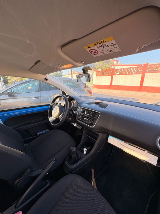 VW Up! de 2016 com 100.000km e um único dono