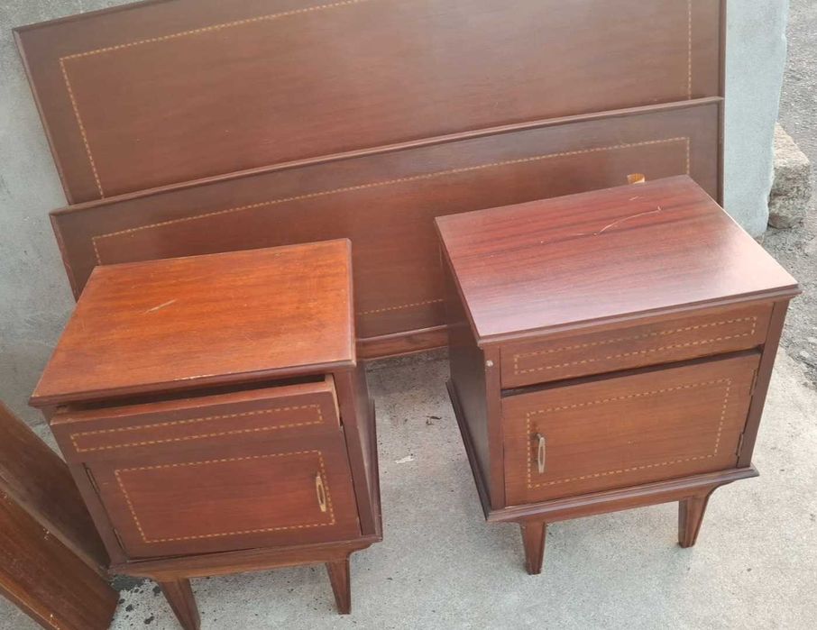 Cama com colchão e estrado