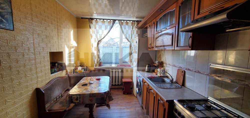 Продам будинок вул. Грушевского.