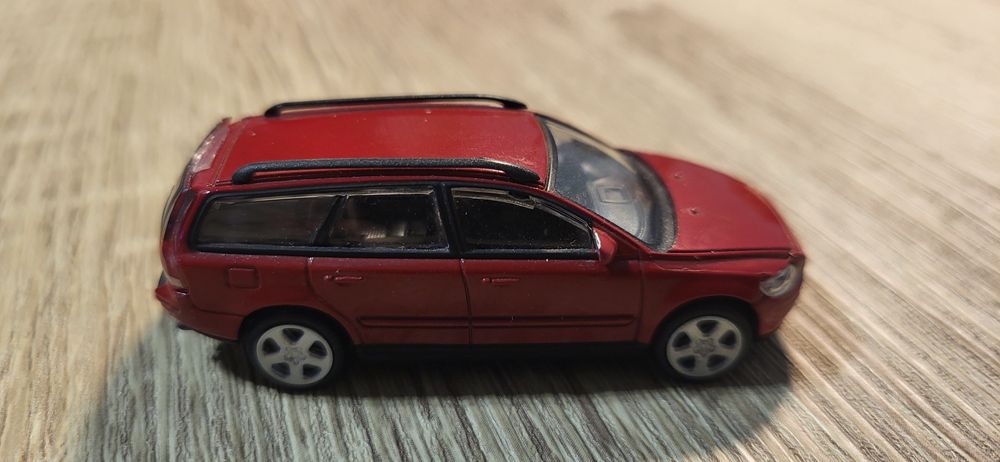Model kolekcjonerski Volvo V50. Skala 1:72.