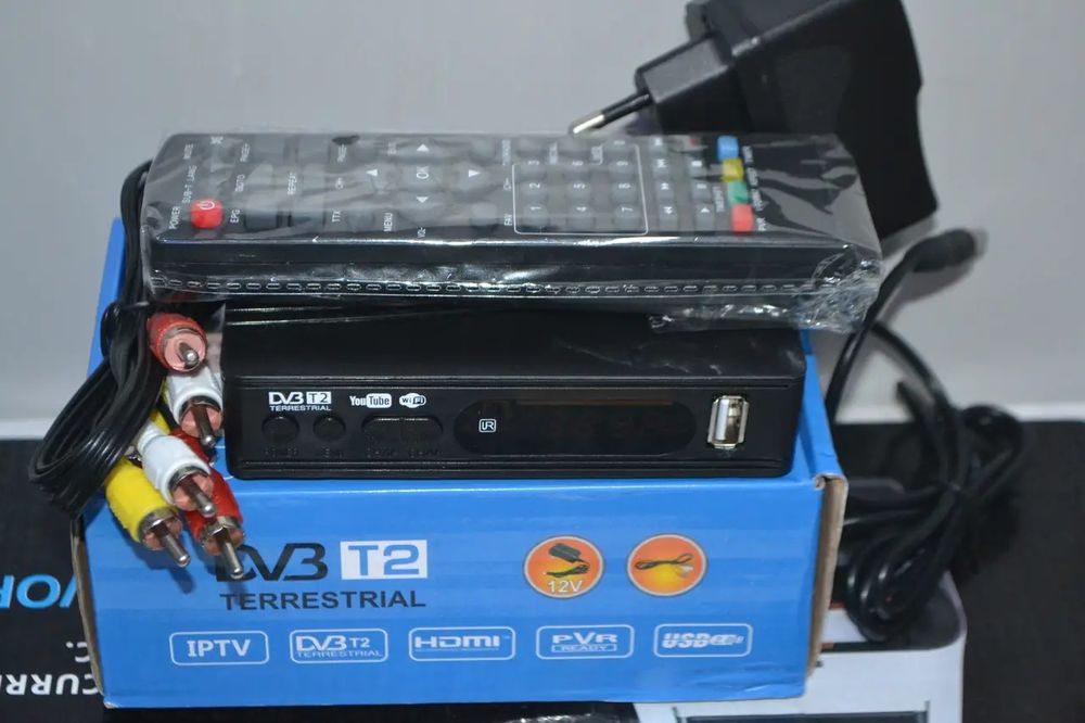 Тюнер T2 приставка с просмотром YouTube  WiFi/ Т2 приставка для телеві