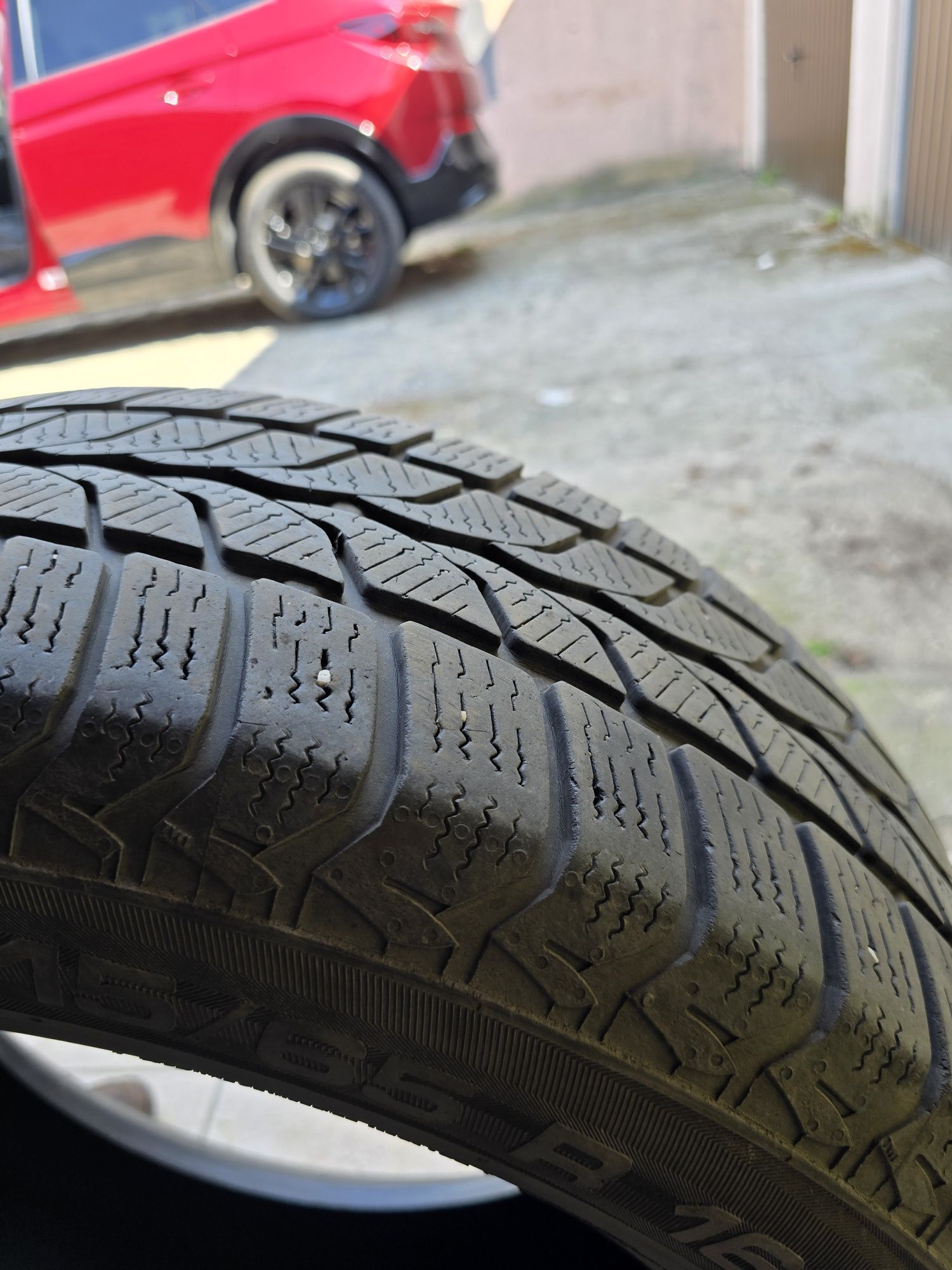 Opony zimowe 215/65 R16