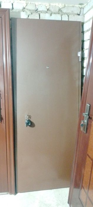 Продам двері металеві