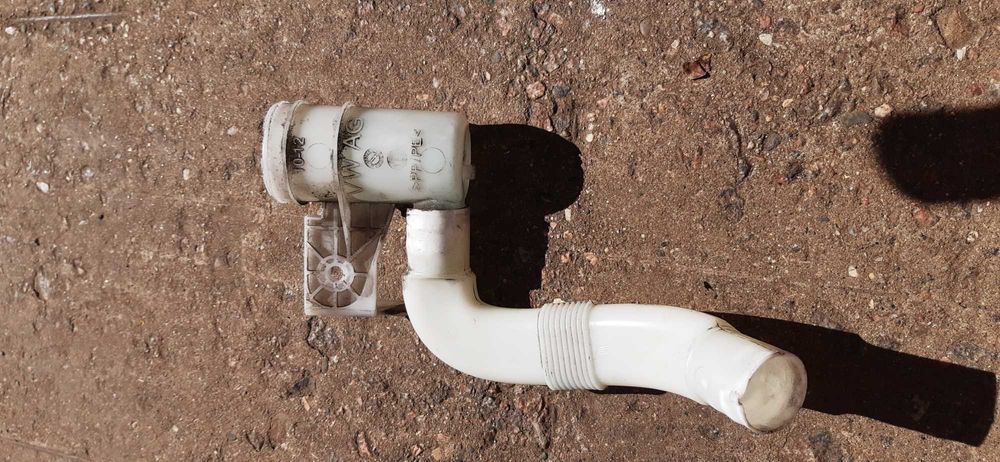 Патрубок, флянец, бочок омывателя, резинки-отбойники VW PASSAT B7 USA