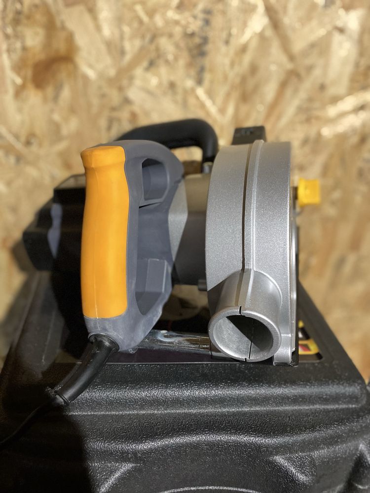 Штроборіз Powermat PM-BE-3000 з кейсом