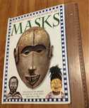 Masks, com máscaras de cartolina