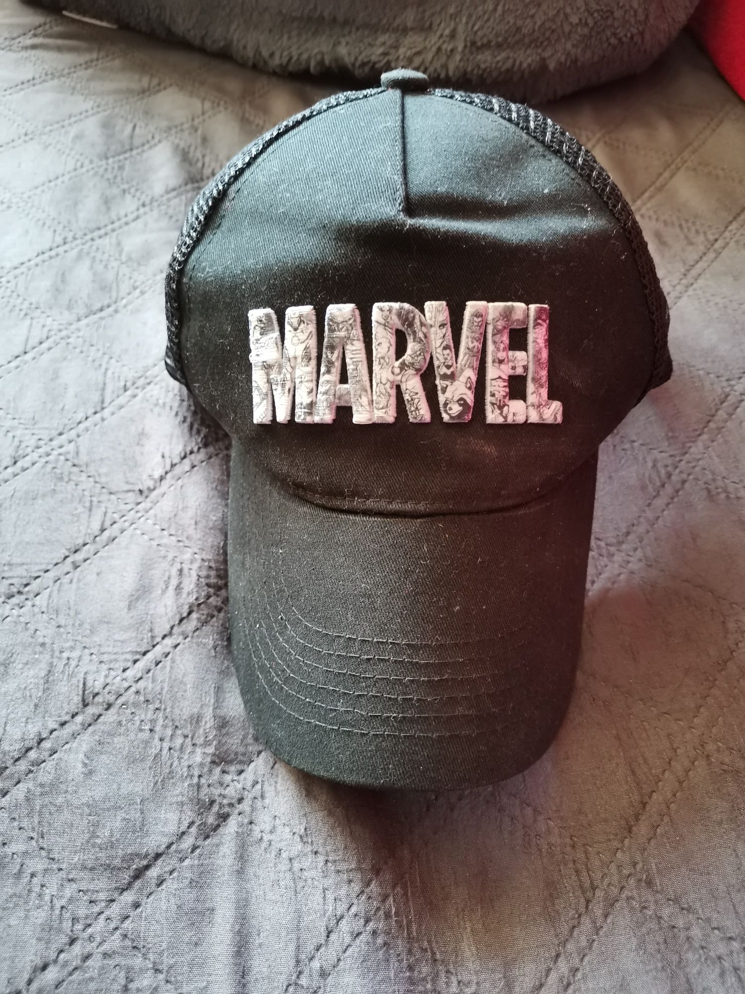 Czapka z daszkiem Marvel truckerka