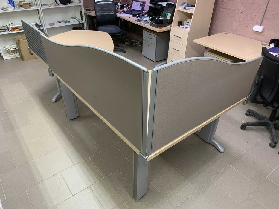 Стол офисный Steel Case(США) с перегородками Б/У в хорошем состоянии