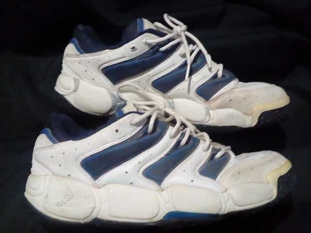 Срочно продаю винтажные ретро кожаные кроссовки Adidas Torsion 1998 г