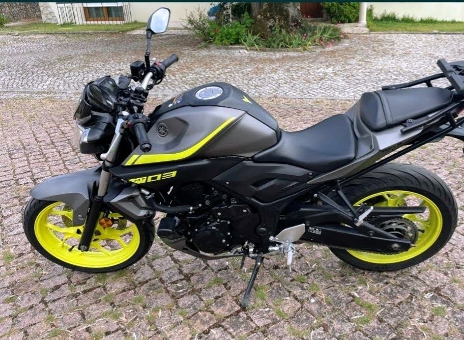 Yamaha MT-03.                  .