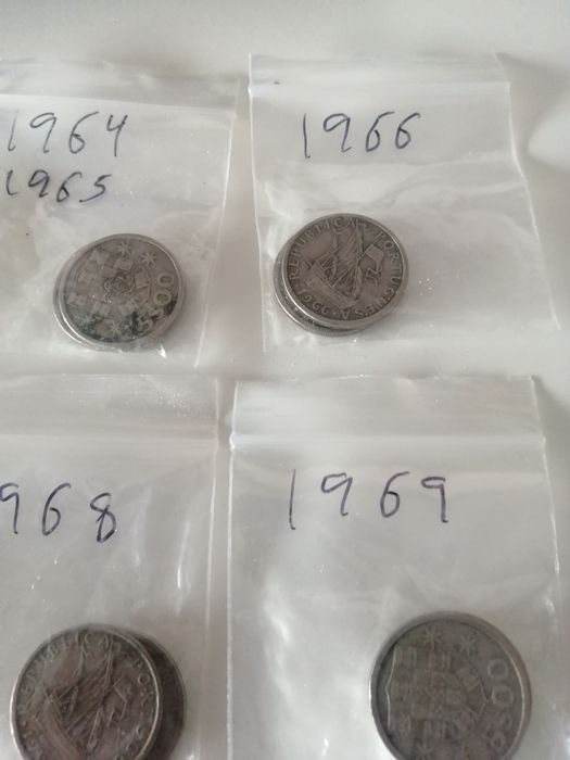 Vendo lote de 21 moedas de 5 escudos (portes incluídos)