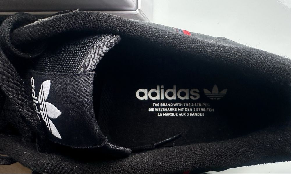 Кросівки з НАТУРАЛЬНОЇ ШКІРИ, чоловічі Adidas (були взуті  1 раз)