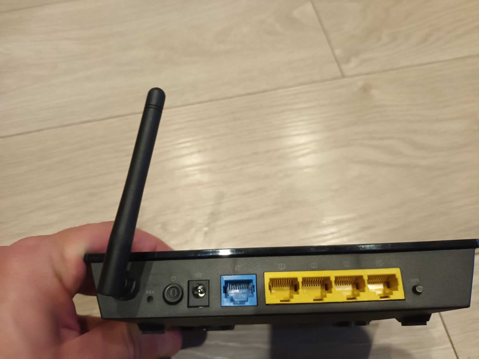 Router wifi Asus RT-N10e