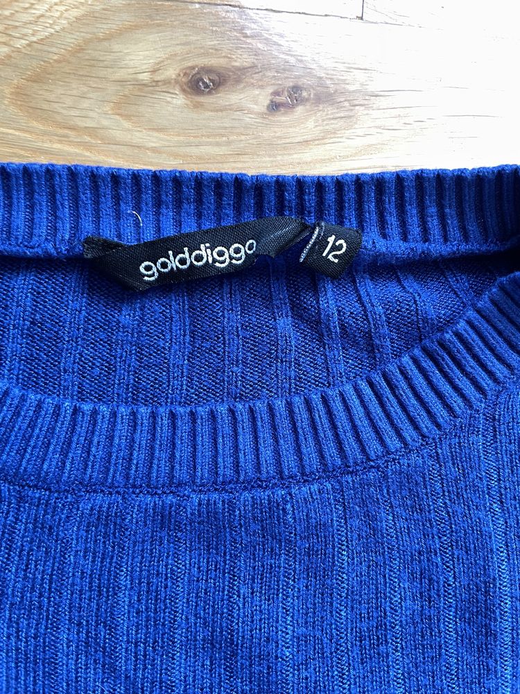 Kobaltowy sweter damski z wiskozy