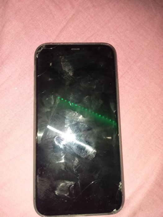 Айфон 11  на айклауде батарея 80% и экран роботает