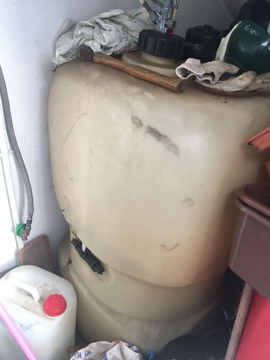 Recipiente de gasóleo com gasóleo