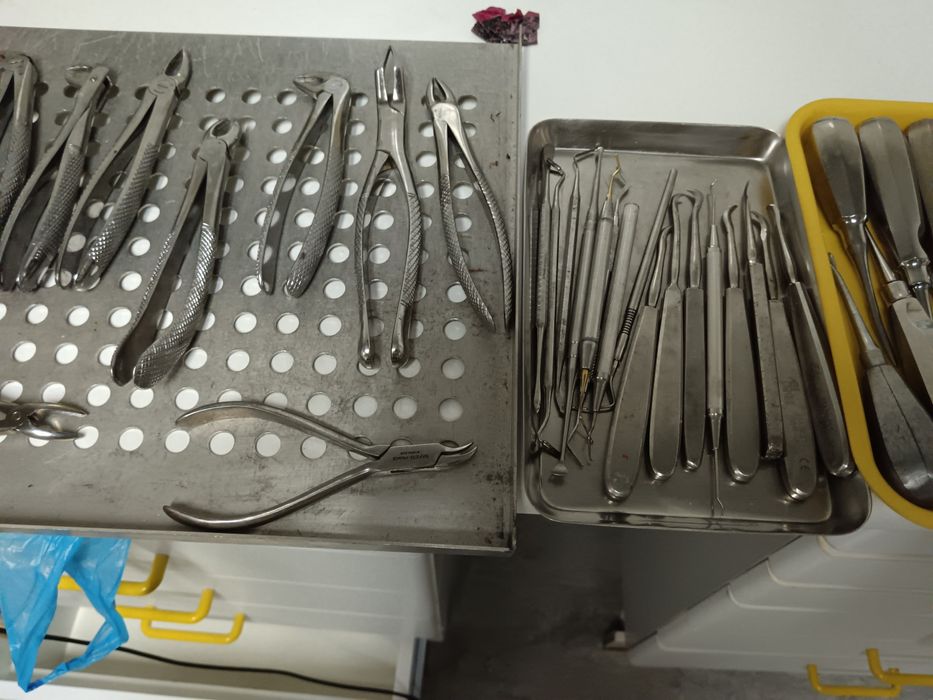 Vendo muito material de dentista