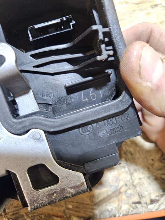 Zamek drzwi Bmw F10 F11 4 pin kierowcy lewy przód przedni lewa