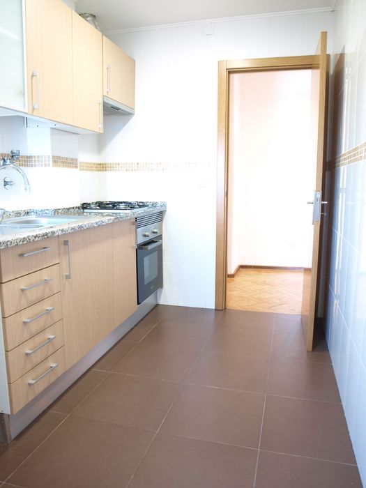 T2 centro Azambuja, perto estação CP, a 30 m de Lisboa