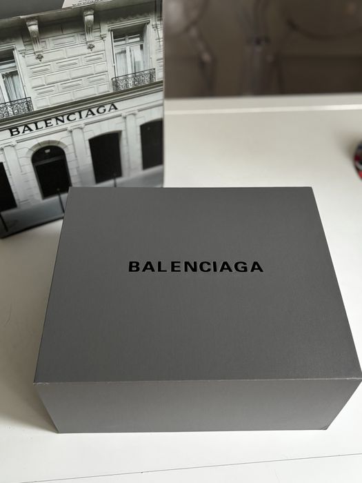 Balenciaga Брелок, пильник, коробки, пакет