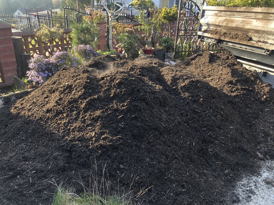 Ziemia ogrodowa, przesiewowa, czarnoziem, humus, kompost, warzywa