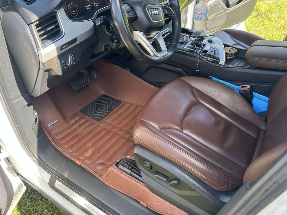 Audi  Q7  2.0 бензин  2019 року