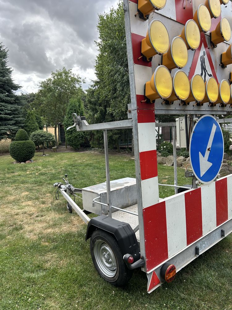Przyczepa ostrzegawcza