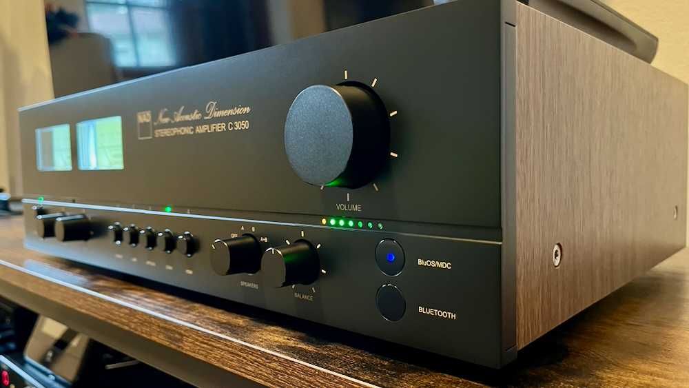NAD C3050 Amplificador Estéreo com BluOS e Dirac, excelente estado