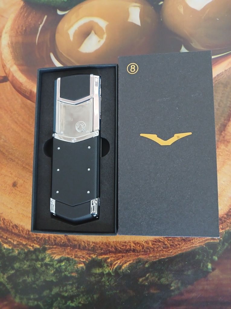 Продам Vertu Signature