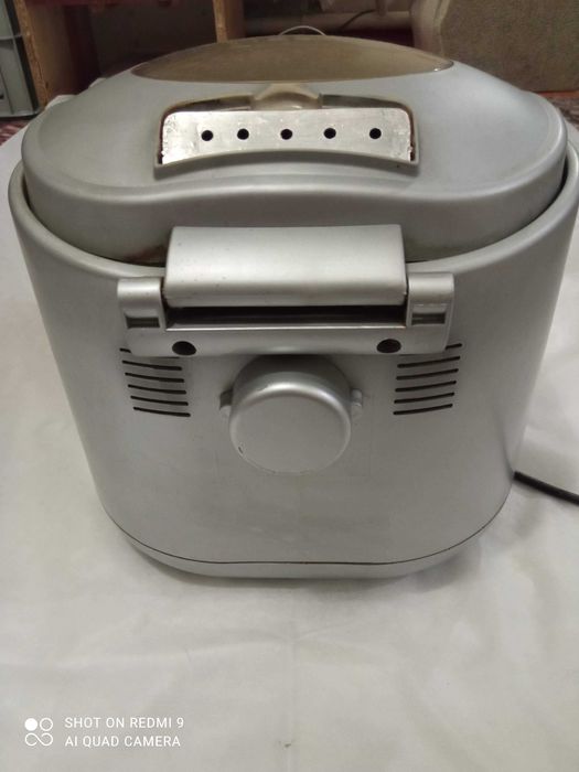 Хлібопічка італійська Delonghi BDM 755.S