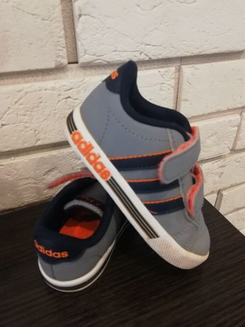 Adidas dla chłopca r. 22 szaro-pomarańczowe