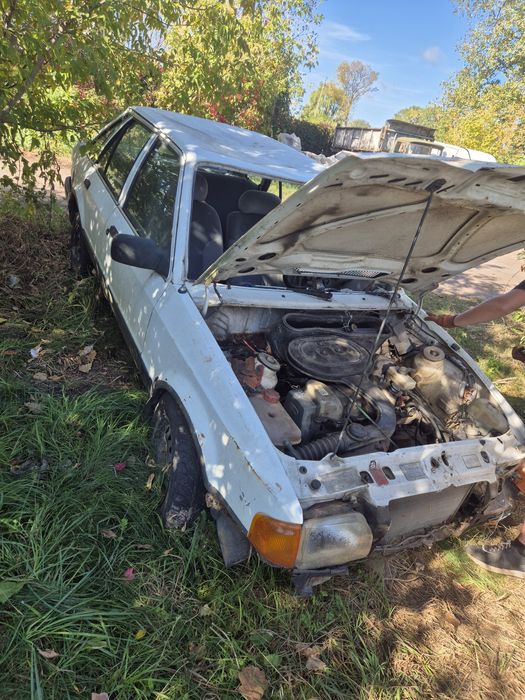 Двигун КПП разборка Форд Ескорт