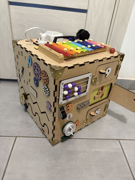 Бізікуб  деревʼяний в хорошому стані