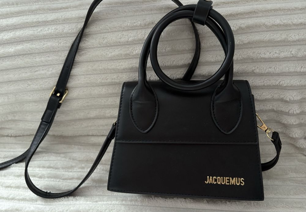 Czarna skorzana torebka Jacquemus