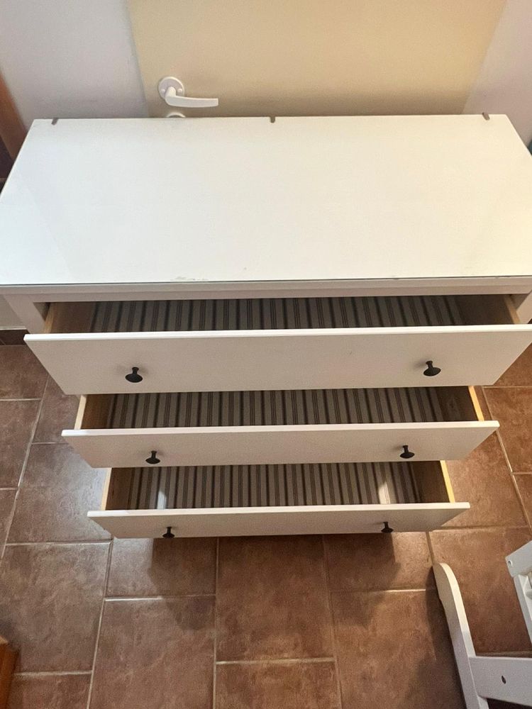 Komoda Hemnes IKEA 3 szuflady, biala + szyba