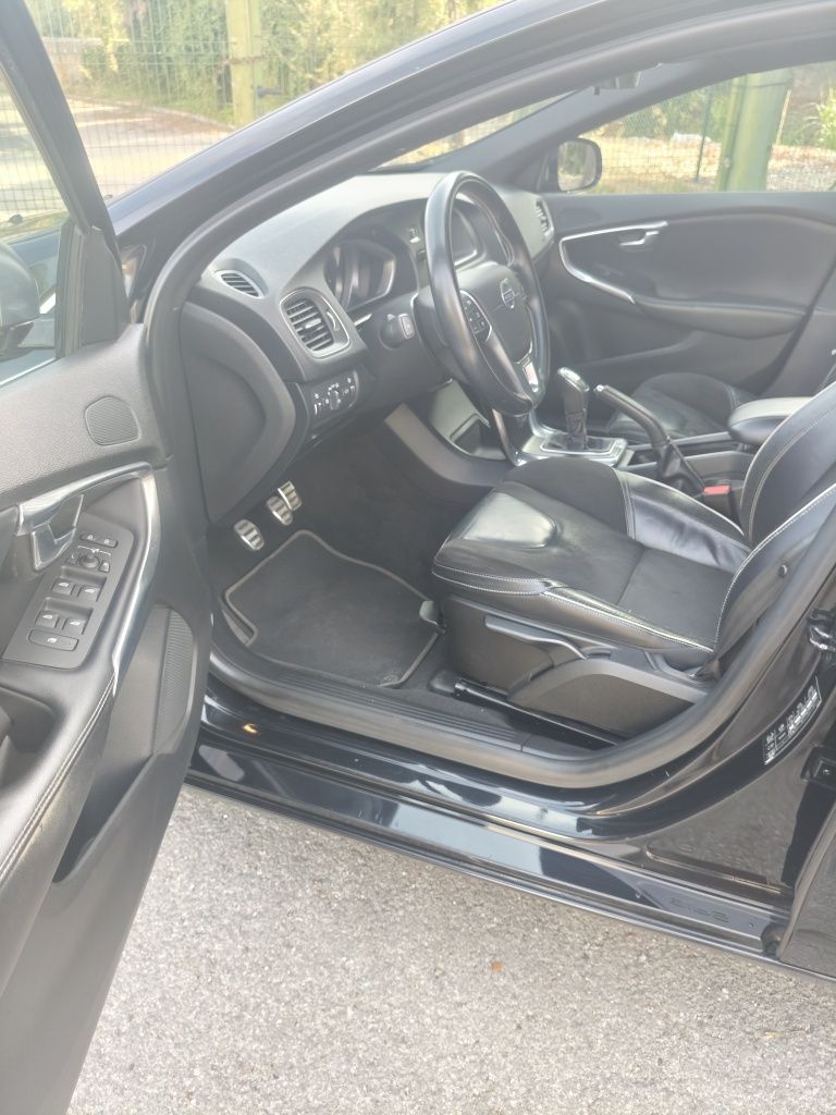 VOLVO V40 1.6 D2 R-Design | 2013 | 159.743 km