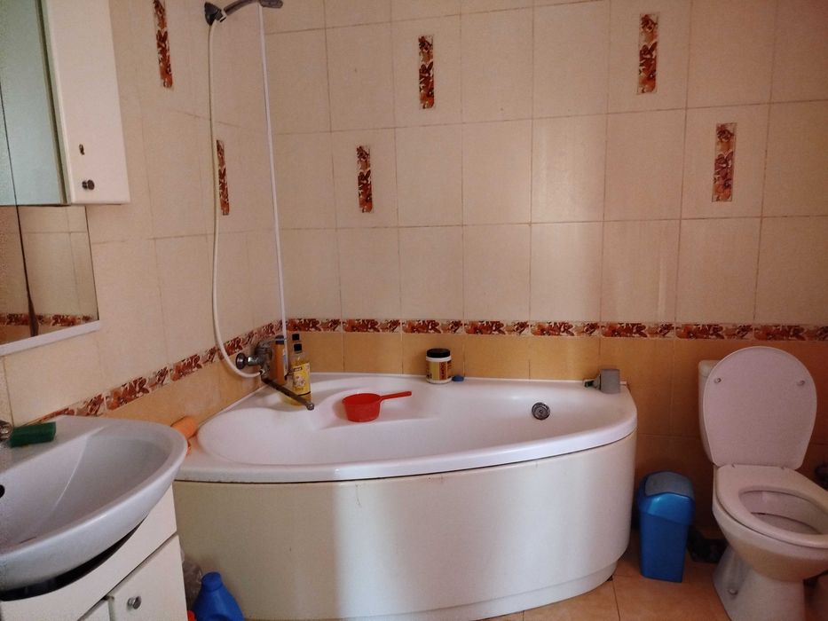 Продається будинок у центральній частині міста