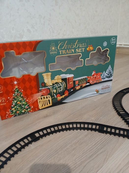 Продам дитячу новорічну залізницю