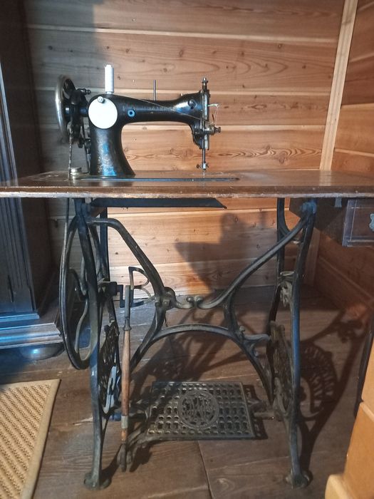 Maszyna do szycia sprawna