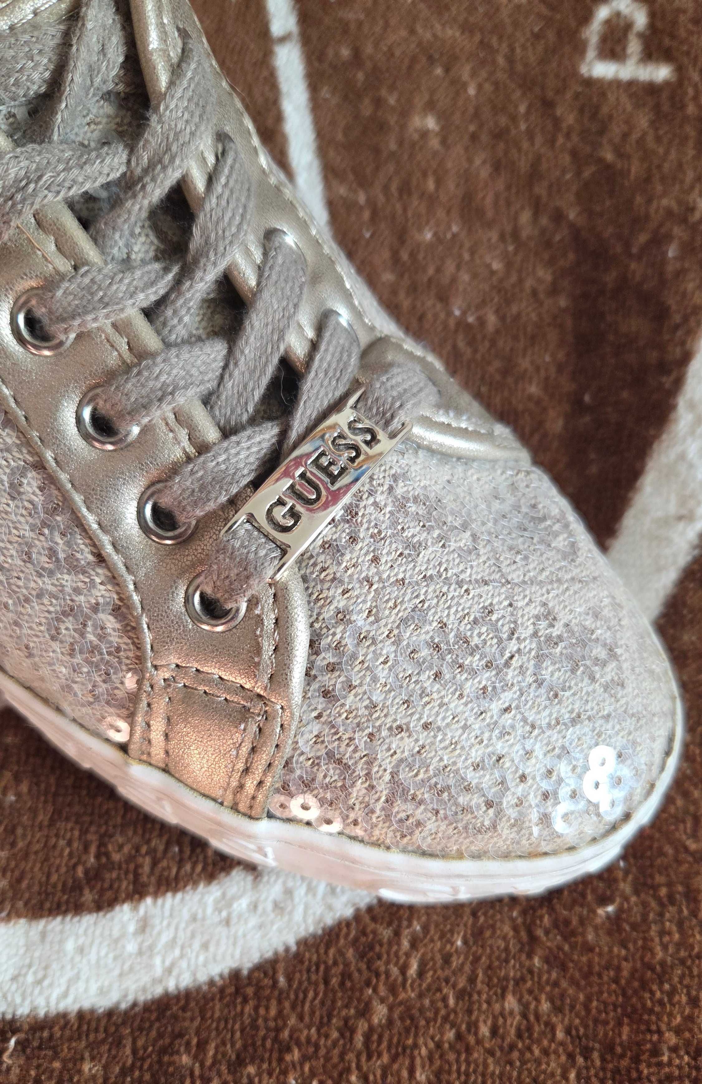 Buty sneakersy damskie tenisówki Guess 38
