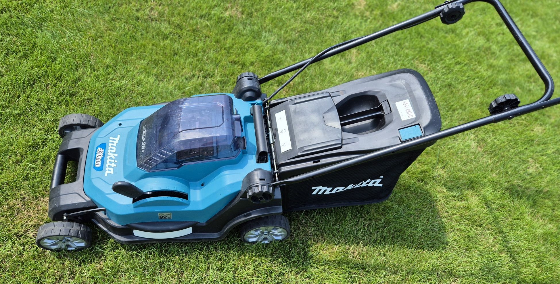 Makita kosiarka akumulatorowa DLM 432 2x18V