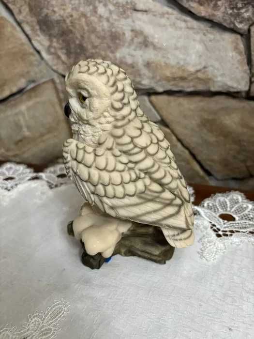 Figurka białej sowy