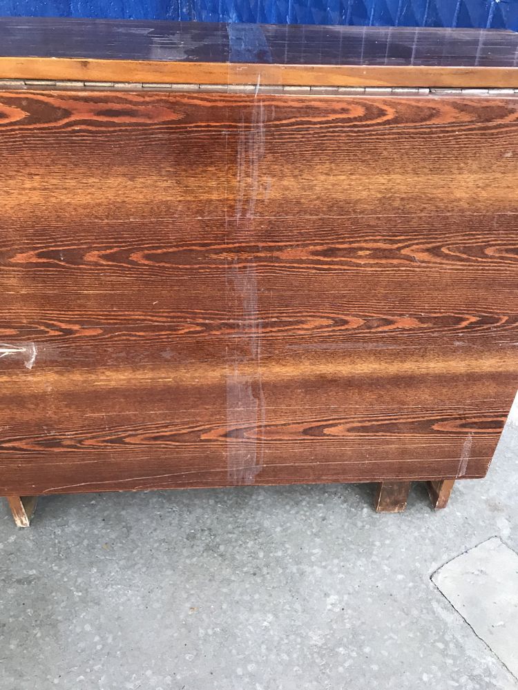Продам стол книжка полированный