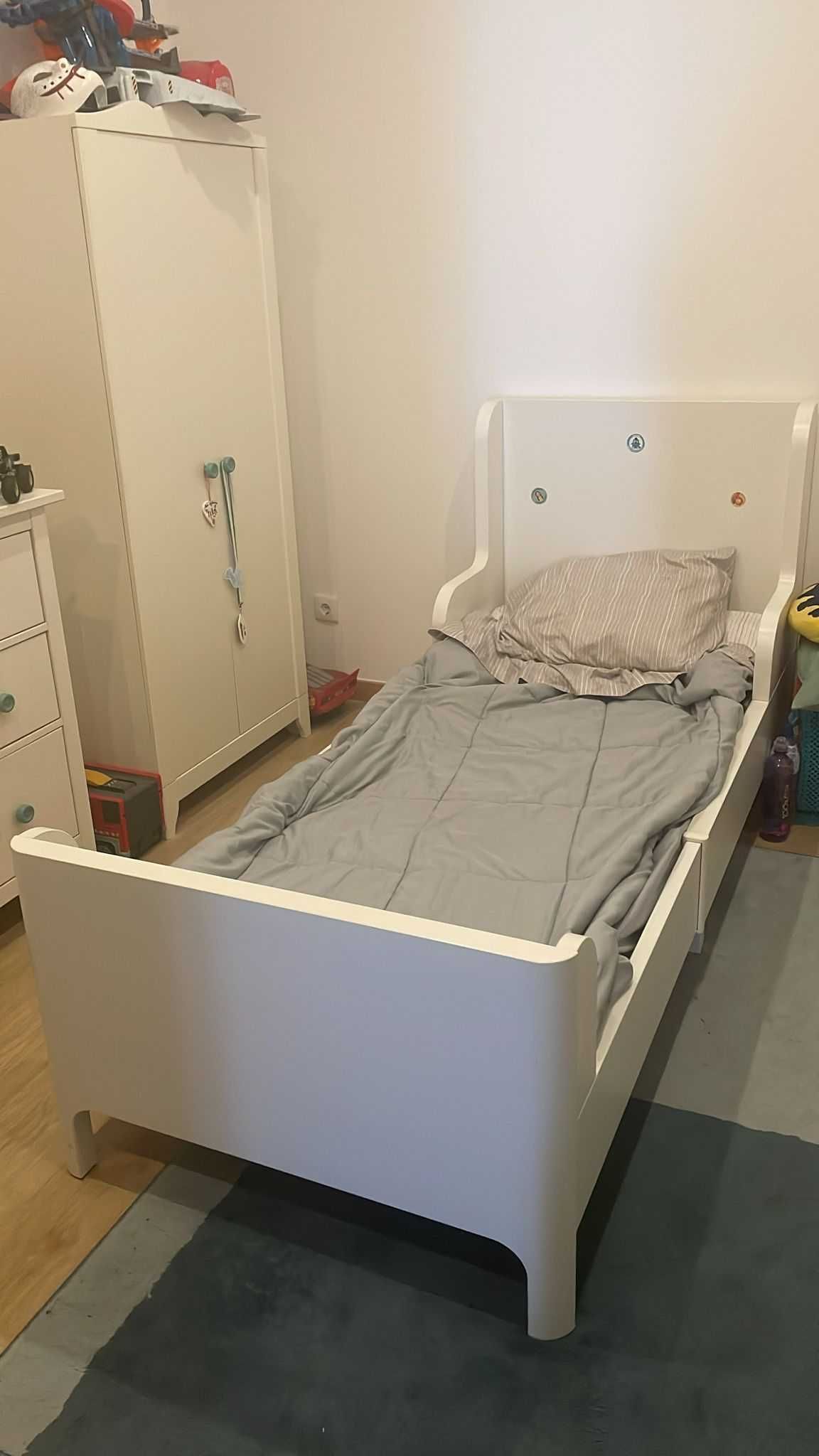 Cama extensível com colchão Ikea Busunge