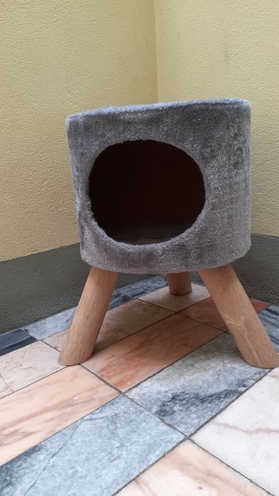 Casota de gato elevada madeira