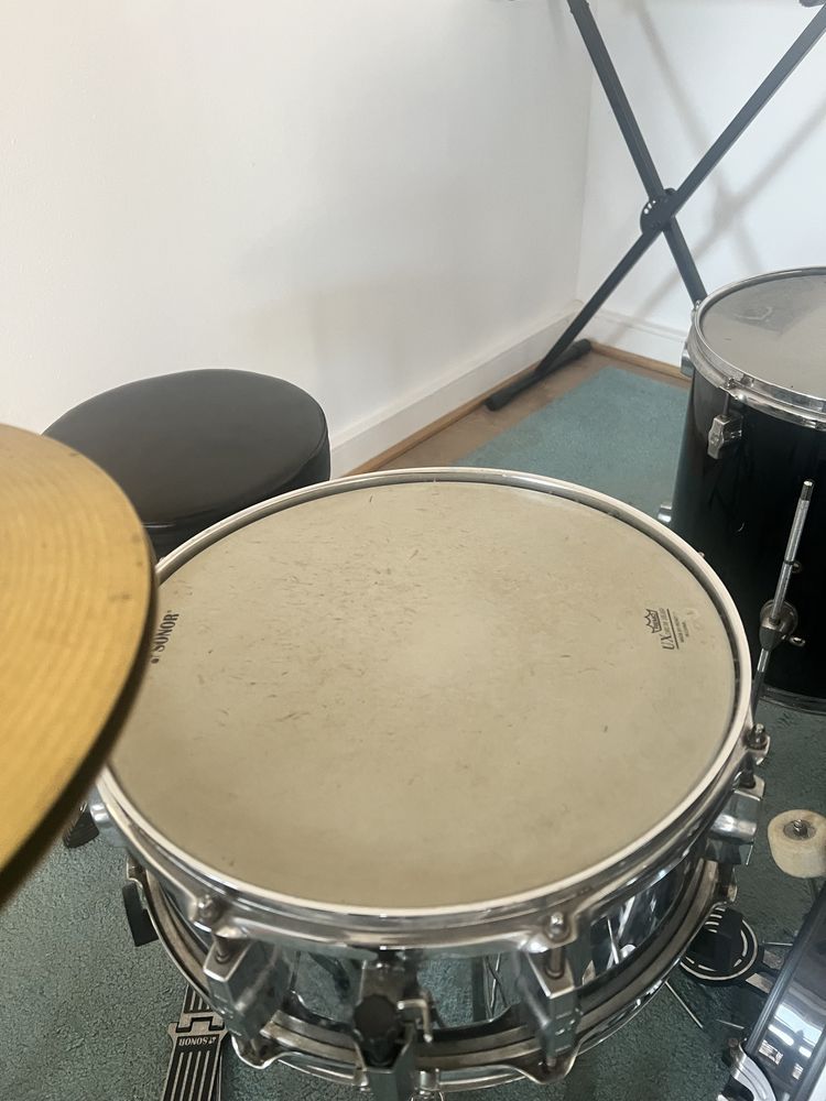 Bateria Sonor com banco