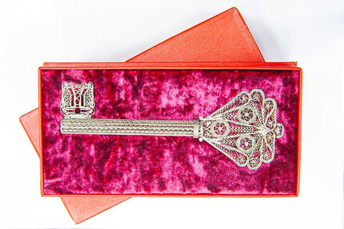 Ключ скань сувенир в бархатной коробке медь серебрение бархат СССР