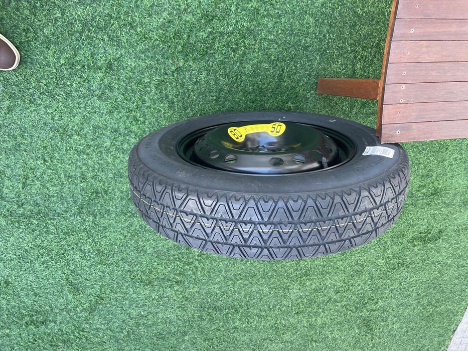 Pneu de reserva nunca usado