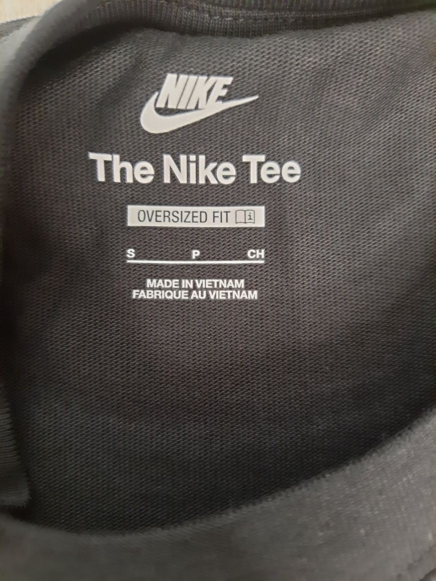 Оригінальна чоловіча футболка Nike Sportswear FD1249-010
