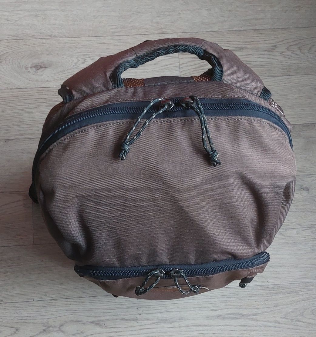 Рюкзак б/у Quechua NH500 20 L, c дождевиком (France)